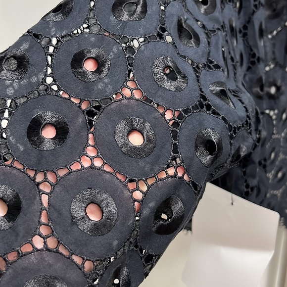 NWOT Tibi Lace Pattern Open Front Cropped Jacket. Black. Lasercut. Size small. - Picture 7 of 8